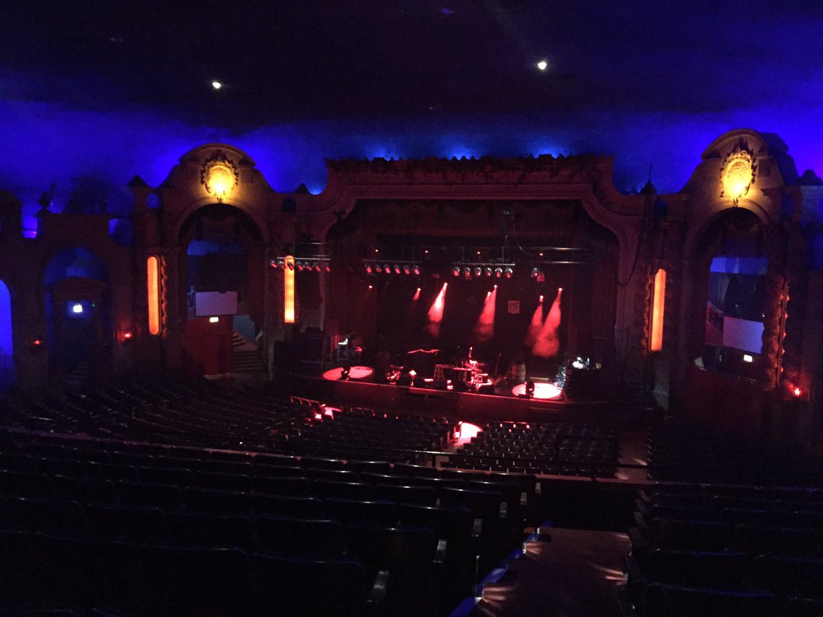 32coloradogrl's tweet photo. The Calm before Kip & The Slowhearts take the stage #RoomToSpareTour https://t.co/zeio1nz0g2