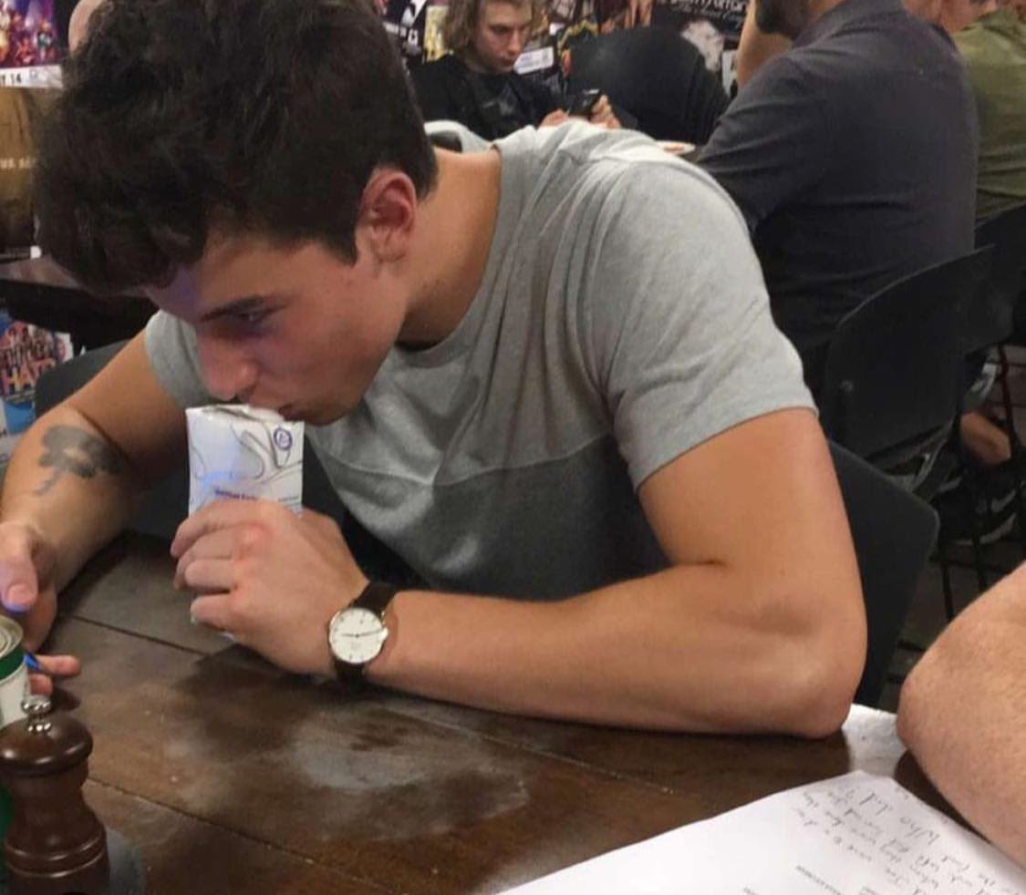 dRuNk_InJapann's tweet photo. Quizá no era el momento, quizá el destino no lo quiso así, pero yo se, en lo más profundo de mi corazón, que voy a conocer a Shawn Mendes, es el Ángel de mi vida y merece todo lo que está logrando ya que hizo muchísimo por tantas personas cómo yo https://t.co/bpSSADMLzP