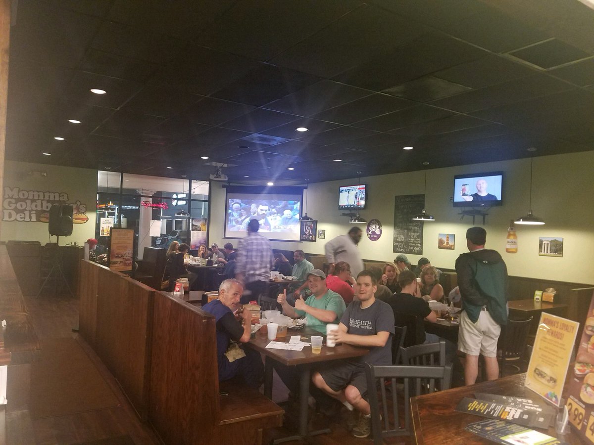 Another full house last week at Live Trivia!   Where will you be tonight at 6:30?  Join us for some Mommas Love, cold beer and prizes with Challenge Entertainment!  #mommaslive #livetrivia #mommagoldbergs