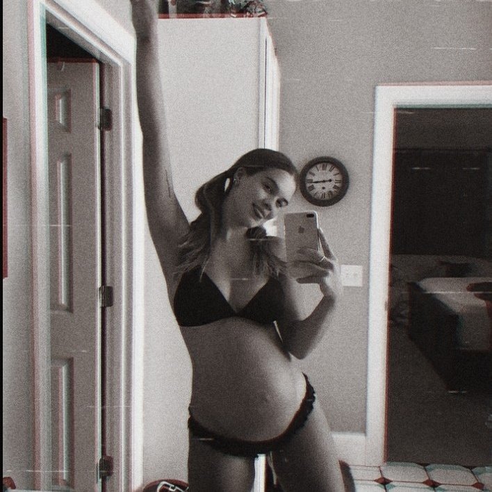 𝘔𝘰𝘮𝘮𝘺 𝘢𝘭𝘳𝘦𝘢𝘥𝘺 𝘭𝘰𝘷𝘦𝘴 𝘺𝘰𝘶 𝘴𝘰 𝘮𝘶𝘤𝘩 𝘮𝘺 𝘱𝘳𝘦𝘤𝘪𝘰𝘶𝘴 𝘣𝘢𝘣𝘺.

#NewProfilePic