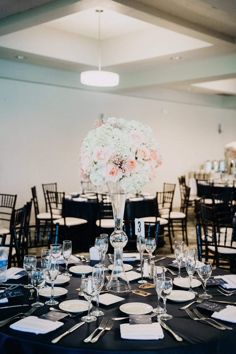 BrooksideGC's tweet image. #tbt to this gorgeous couple’s beautiful wedding! We are so thankful they chose to celebrate their special day with us! 👰🔔