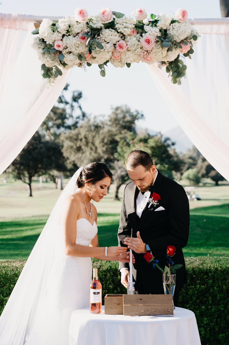 BrooksideGC's tweet image. #tbt to this gorgeous couple’s beautiful wedding! We are so thankful they chose to celebrate their special day with us! 👰🔔