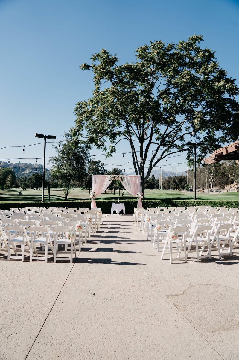 BrooksideGC's tweet image. #tbt to this gorgeous couple’s beautiful wedding! We are so thankful they chose to celebrate their special day with us! 👰🔔