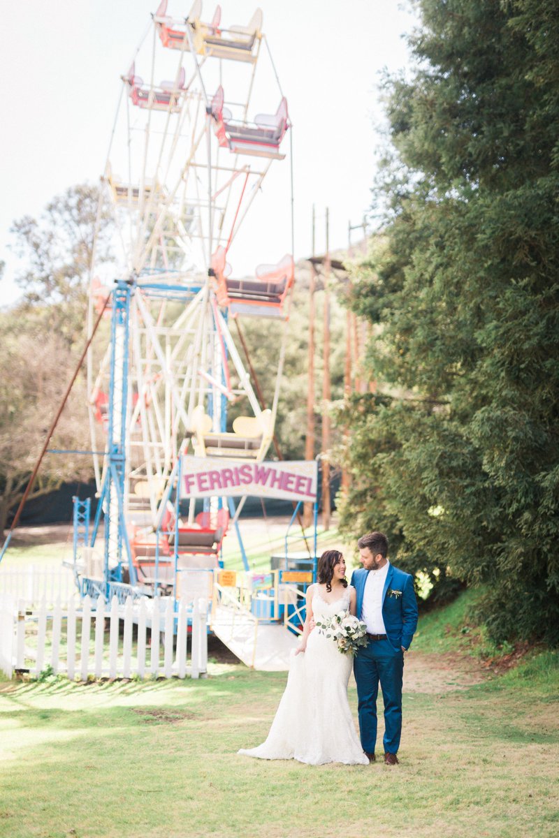 Their love goes round &amp; round, how cute are these lovebirds?! <a href="/CalamigosRanch/">Calamigos Ranch</a> <a href="/jenfujphoto/">Jennifer Fujikawa</a> 🎡