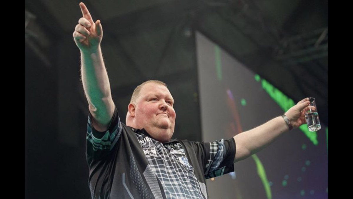 keekohibs's tweet photo. Congrats #hendo180 #PDC2019 #PremierLeagueDarts2019 #HendoForPremierLeague , you want atmospheres ! Well that has to be up there with the best I’ve ever witnessed. Has to be considered a serious contender for next year if this  is classed as the contenders https://t.co/pUSwfSKuD9