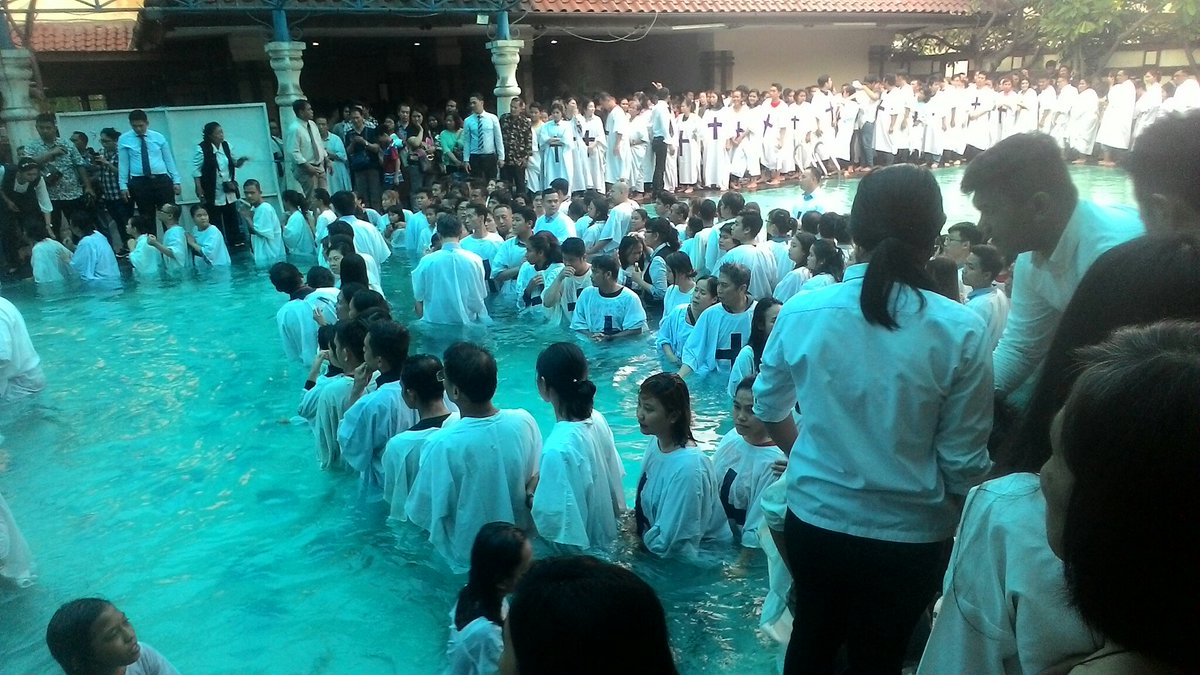 BremaInk's tweet photo. Baptis selam #tiberias #gadingindah #hotelgadingindah #baptis #baptisselam https://t.co/LuE7ff5mXv