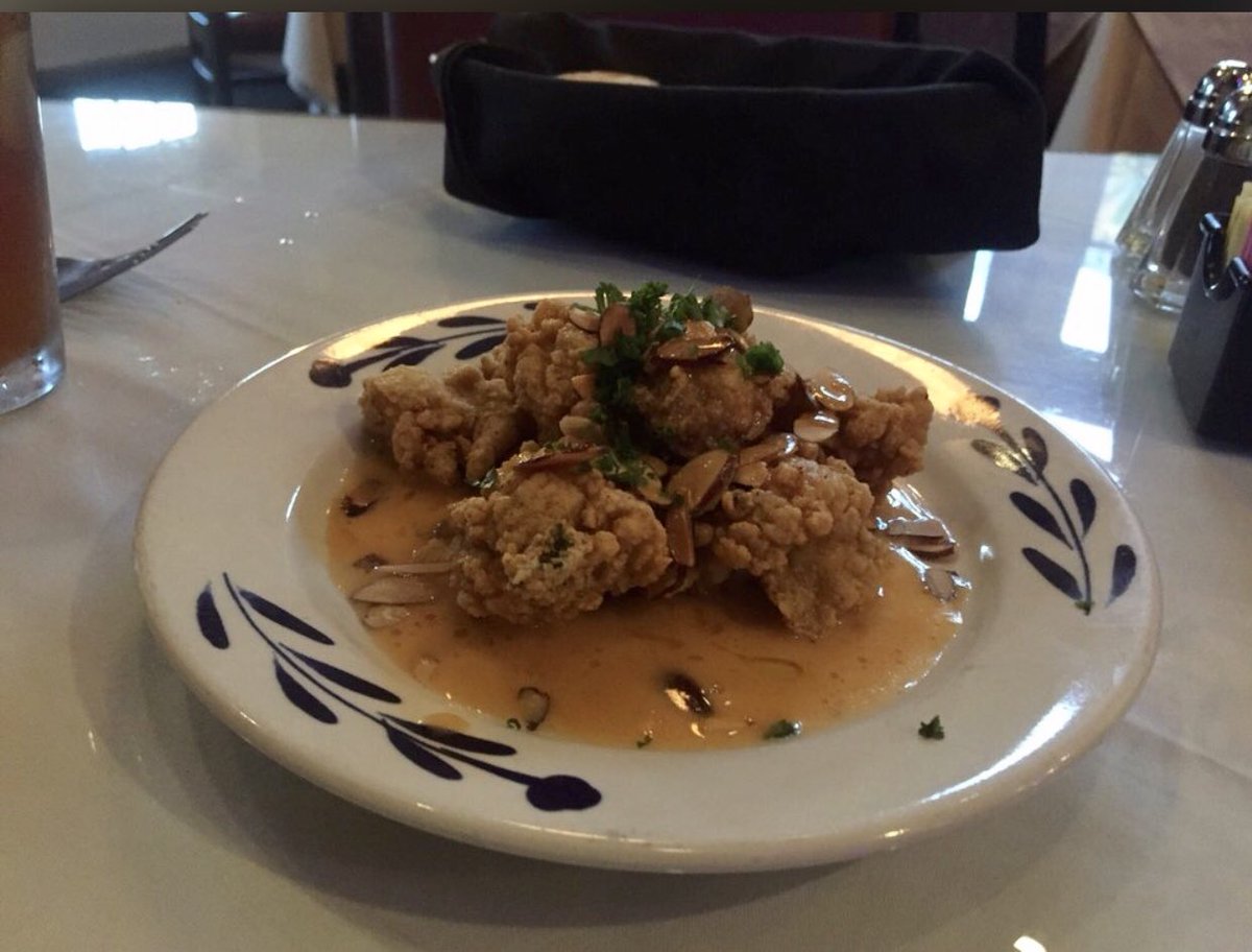 _noraq_'s tweet photo. Come enjoy some great food in a great atmosphere at Maple Street Cafe, located at 7623 maple street. New Orleans, Louisiana 😛 https://t.co/vofB7zVqge