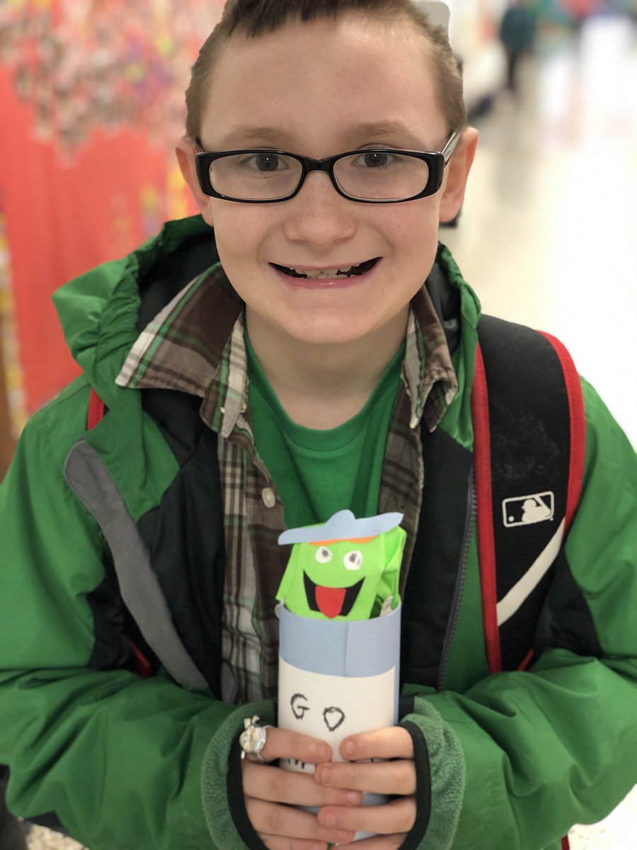 shortartists's tweet photo. Look at the cute cans that came on today for our “CutestCanContest” 💕 Cans are due after break @MortonPRIDE #end68hoursofHunger #OnceACard https://t.co/SHkwE4JRha