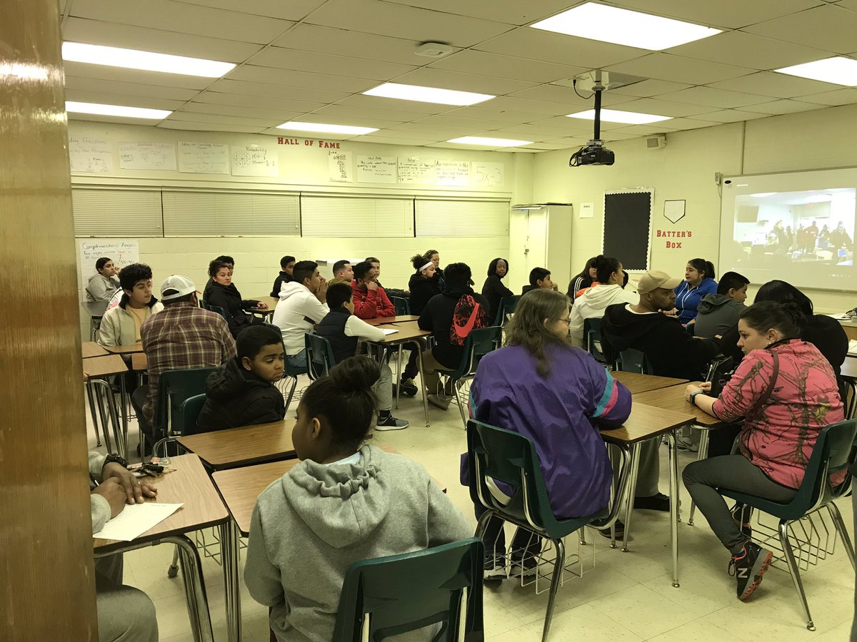 CarolinasSrSAM's tweet photo. Thomasville City Middle School chromebook and hotspot roll out! Over 500 students are now connected!!! #SAMsRULE #SAMLife #WeWontStop https://t.co/sohDG6vZeO