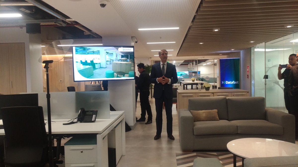 mmendoza0608's tweet image. Inauguración oficial oficinas de #Datafast