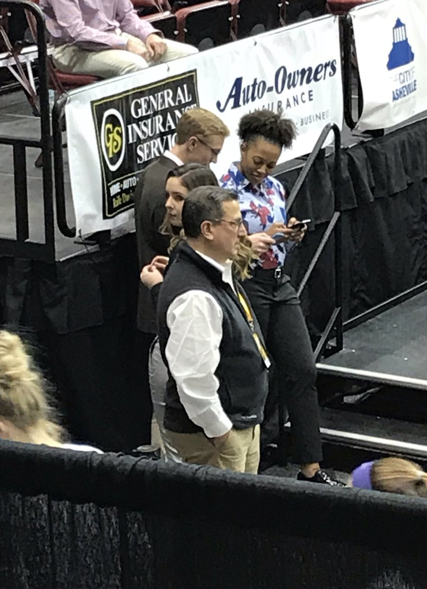 jjgtennis's tweet image. Reason #417 that Wofford is one of the most special places you can ever be.... major S/O to President Samhat who found a lucky spot when @Wofford_WBB started their comeback and stood in that same EXACTbspot for the ENTIRE rest of the game!! #thatscommitment 
#lovethisschool