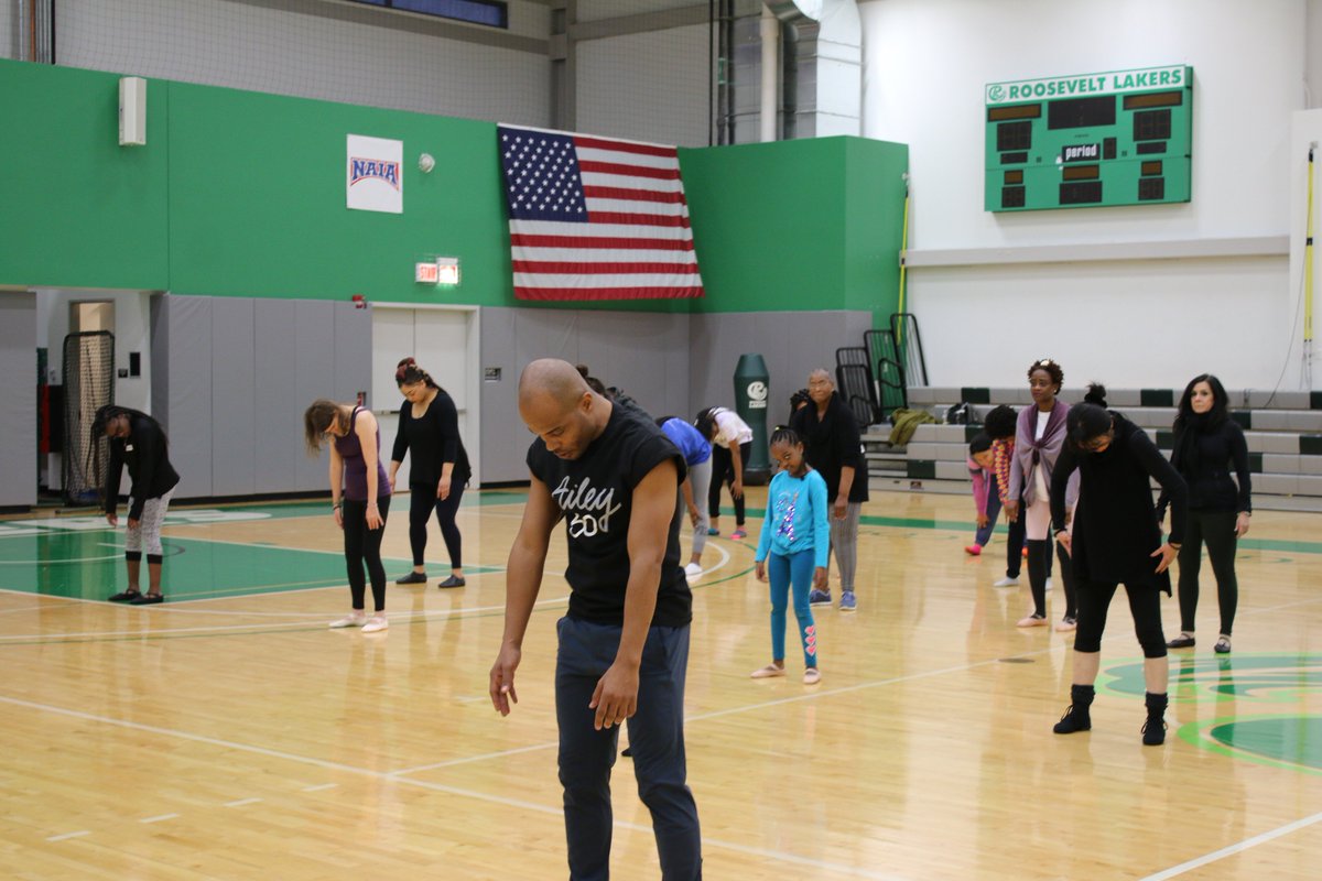 AuditoriumChgo's tweet photo. We had a fantastic time tonight at our "Revelations" Workshop with #AlvinAiley dancer &amp; Chicago native Vernard Gilmore! Chicagoland community members had the opportunity to learn the moves to Mr. Ailey's iconic piece. #AILEYattheAud #AILEYinChicago #Ailey60 #AileyAscendaing https://t.co/S9wHUGV3Qi