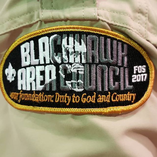 the_monkeybrain's tweet image. Throwback to the 2017 #FriendsOfScouting patch we designed ift.tt/2EVl9Hk