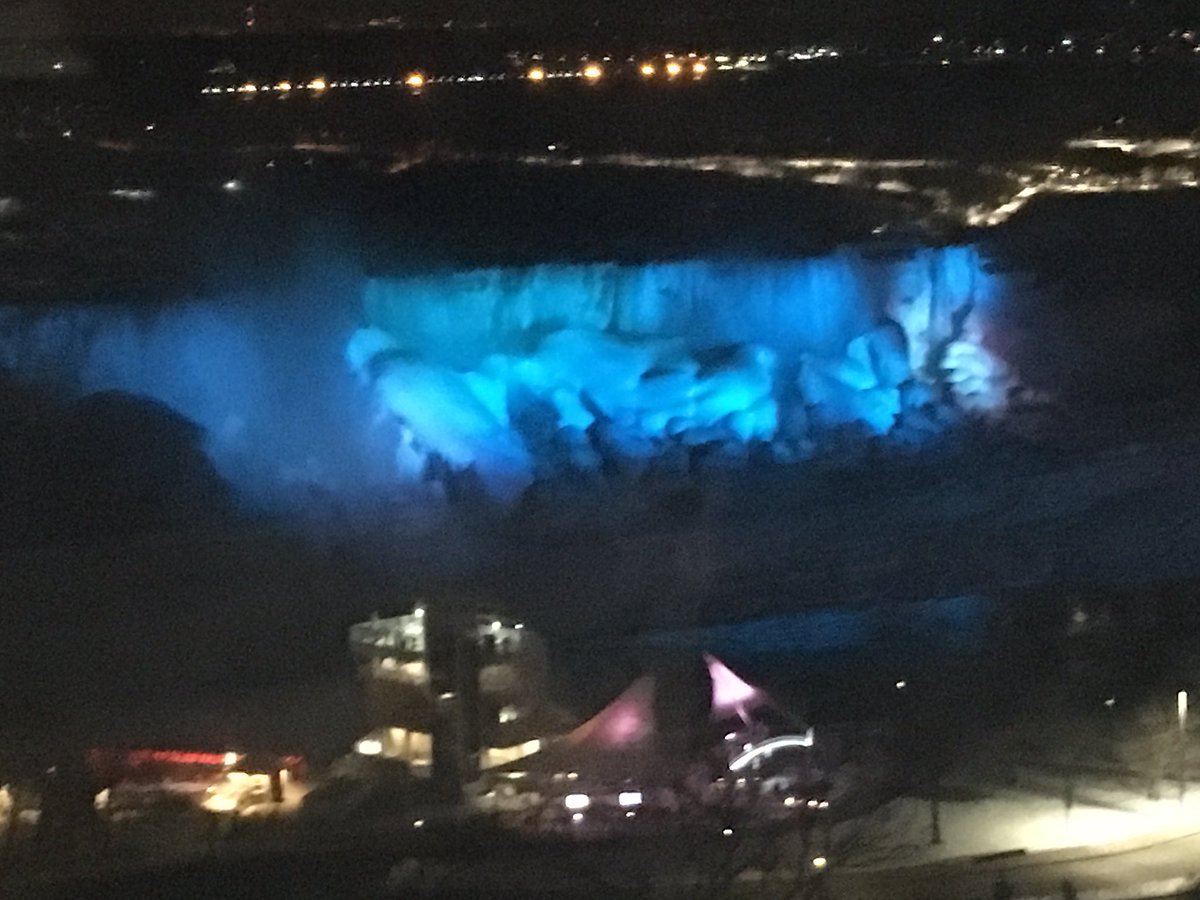 jkang4's tweet photo. #projectweek  @NHSHuskies #NiagaraFalls last night in Canada before our 8 hour drive home https://t.co/6Wx8uGXpEU