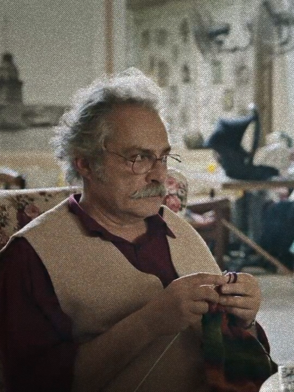 MovieGrafMG's tweet photo. "Galiba ben insanlarla nasıl yaşanır bilmiyorum. İnsanlarla nasıl konuşulur, arkadaşlarla neler yapılır, sevgilin olursa onunla nasıl vakit geçirilir, biriyle arandaki mesafe nasıl ayarlanır... Ama hep biliyormuş gibi yaptım. Ve hep yanlış yaptım."

(Şahsiyet) https://t.co/4jft1WUa60