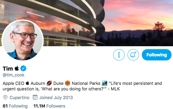 CNN's tweet photo. Tim Cook adopts the nickname he just got from Trump: "Tim Apple" https://t.co/C2MQYTQSya https://t.co/MLPwCPwcRu