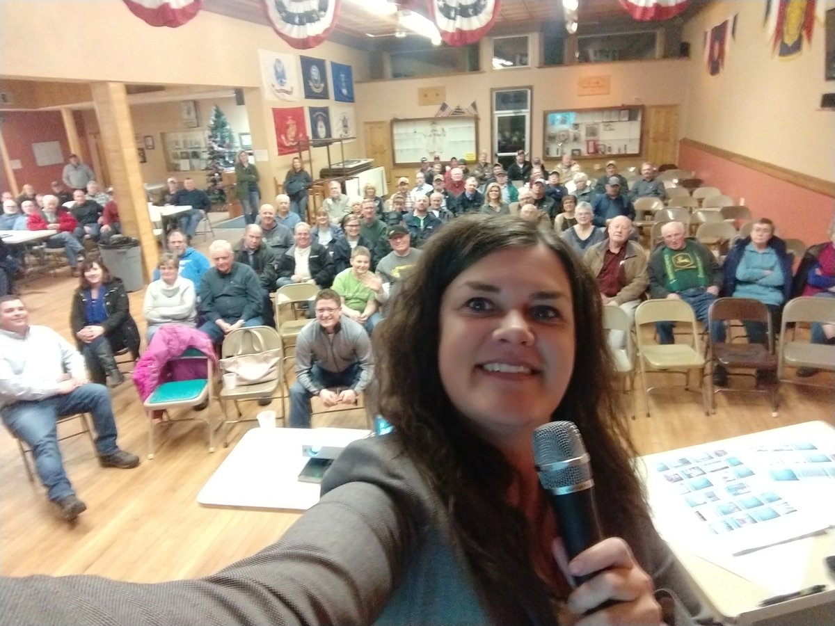 thefarmbabe's tweet photo. A traditional #felfie! (Farmer selfie)

Love speaking to my fellow #corn and #soybean growers here in Mower county Minnesota this evening!  Sharing #communication tips to celebrate the successes of modern #farming.

#CelebrateFarmers #FriendAFarmer #AgChat #AgMoreThanEver #grains https://t.co/6IViy5fUMF
