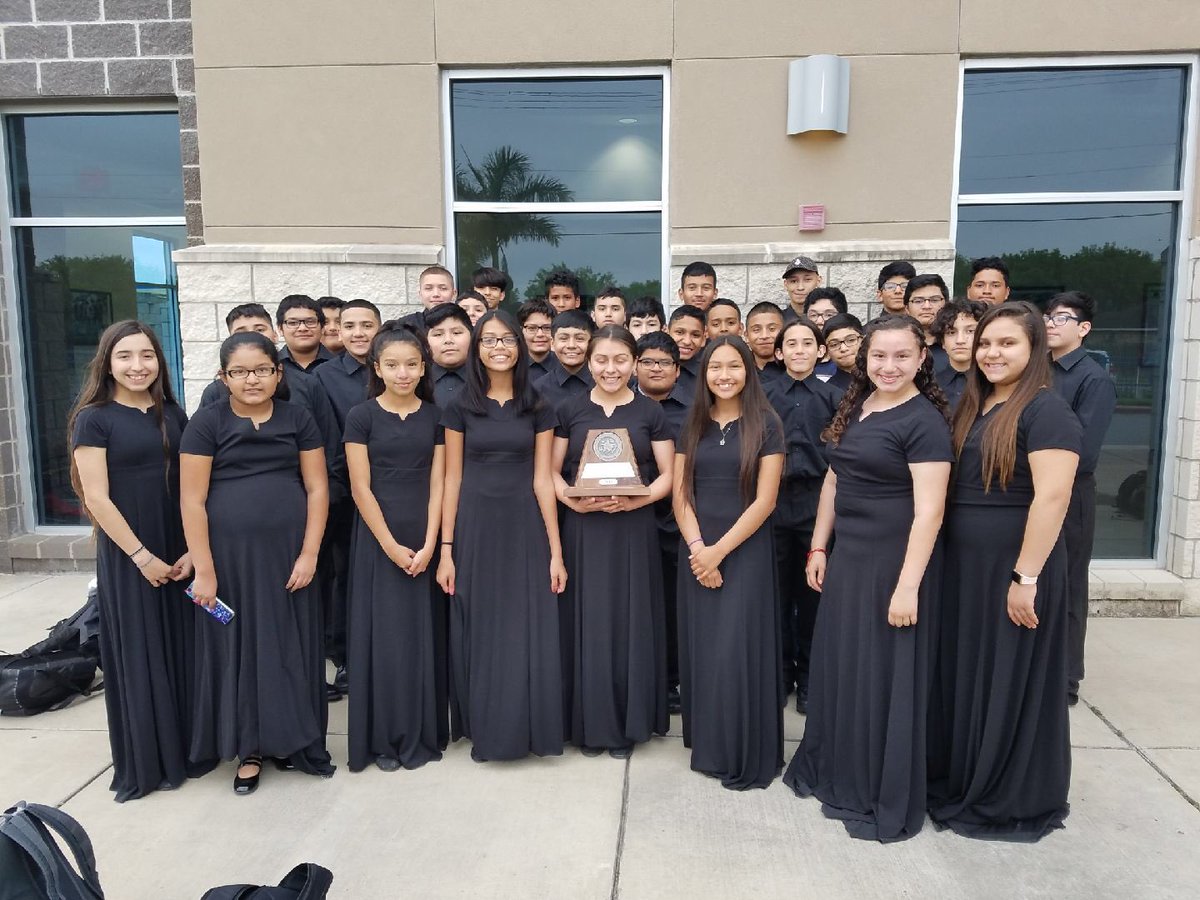 Harwell_Band's tweet photo. Harwell Honors and Symphonic Band received superior rates at UIL C/SR at Valley View H.S. #EdinburgCISD https://t.co/VhuGxucioU