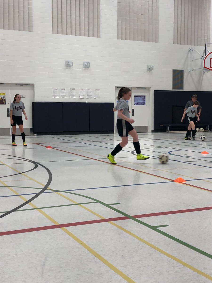 Technical training tonight for the 2007 girls with CSA National 'A' Licensed Technical Director - Dave Peak #OASL #Londonfa #development