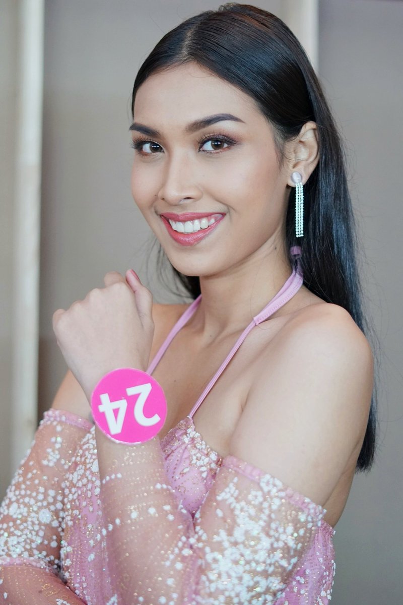 bitoeymua's tweet photo. แต่งหน้าผู้เข้าประกวด Miss Motor Show Contest 2019
Makeup by @bitoeymua
#bitoeymakeup #makeuplover #makeupaddict #makeup #makeupartist #asianmakeup #ช่างแต่งหน้า #ช่างแต่งหน้ารับปริญญา #ช่างแต่งหน้ากทม #sweetmakeup #missmotorshow2019 #missmotorshowthailand https://t.co/F3HiZGnY2S