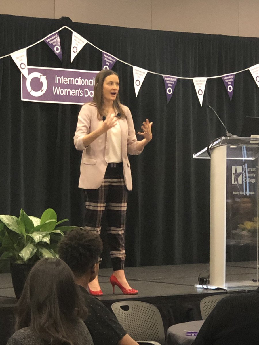 leopardbuffalo's tweet photo. Reflecting on a great day of Leadership. Summit was a hit with @HilaryCorna as the keynote. Fantastic way to kickoff #WomensHistoryMonth and celebrate #InternationalWomensDay #tarrantcountycollege #tcctrinityriver https://t.co/ZdIZVBXncf