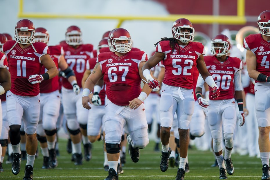 sayyjoee's tweet photo. Blessed to โEARNโ my 44th Offer from The University of Arkansas ๐๐ดโช๏ธ #BootHogs @coachmarksmith https://t.co/n9qhQwOB1O