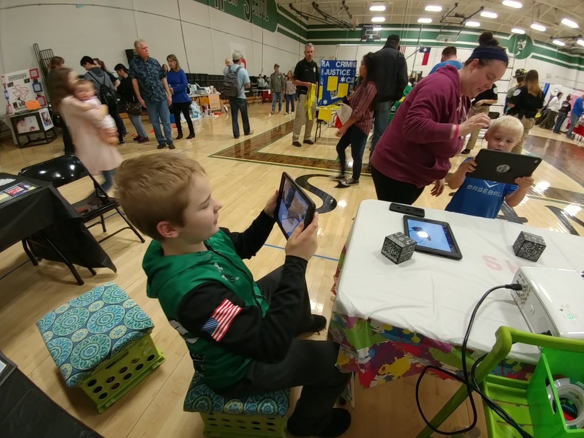 So proud of how our #makers showed off their AR Merge cube projects and learning. One mom even shed a few joyful tears- she'd never seen her kid teach other like that! #azleISDway <a href="/WalnutCreekAISD/">Walnut Creek Elem</a> @cospaces_edu