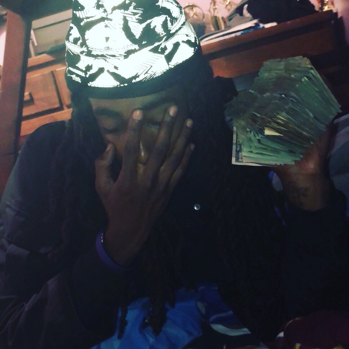 STATEGOON23's tweet photo. All da animals laughin n jokin in the jungle cuz da lion away rite now🤫#freeme #smacofromdabando #tentoes https://t.co/3xbdQRt1hl