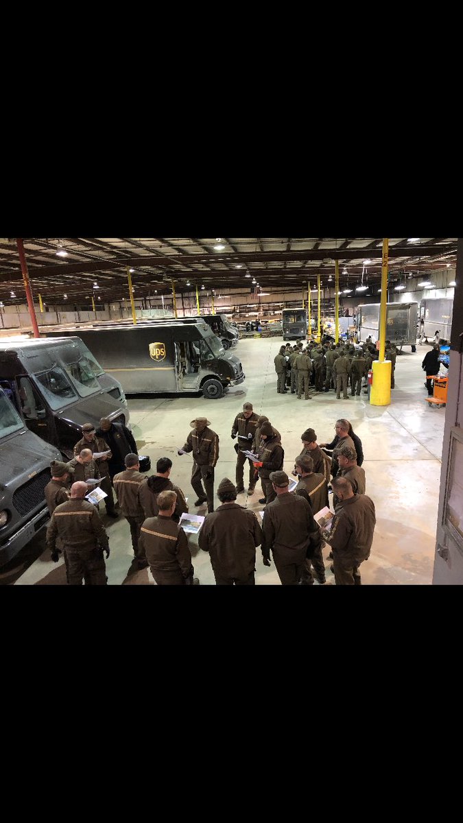 GLNESafe's tweet photo. Crash prevention activity today in Howell! Conversation and interaction amongst senior and rookie drivers alike helps to keep us sharp! 🙏🏽🤗
#LiveSafety #NESafe https://t.co/nO5qBqLEzW
