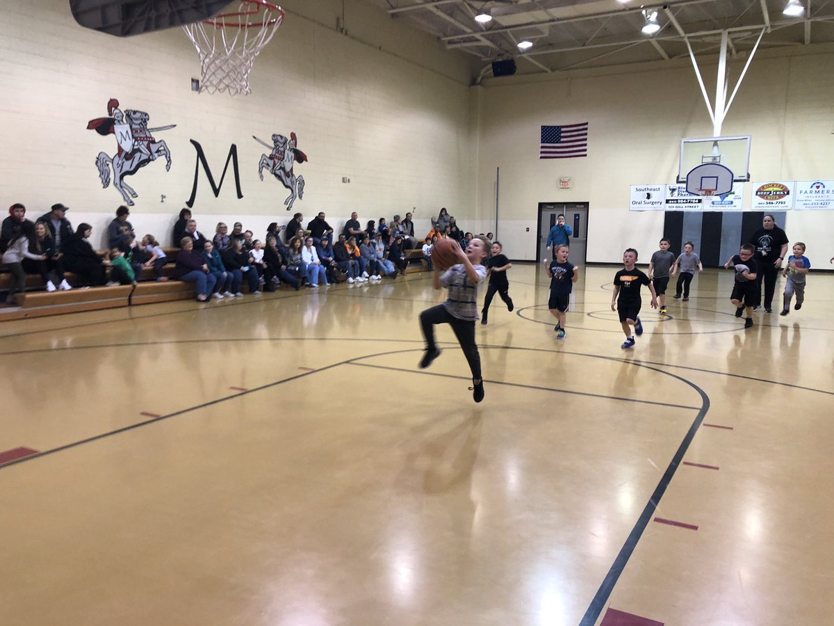 DTRmomof3's tweet photo. March Madness tonight at the Montvale Castle was lots of fun!  The knights had a great time playing basketball against their classmates!  Congratulations  to each homeroom that became grade level champions! https://t.co/E0w2KgfZDs