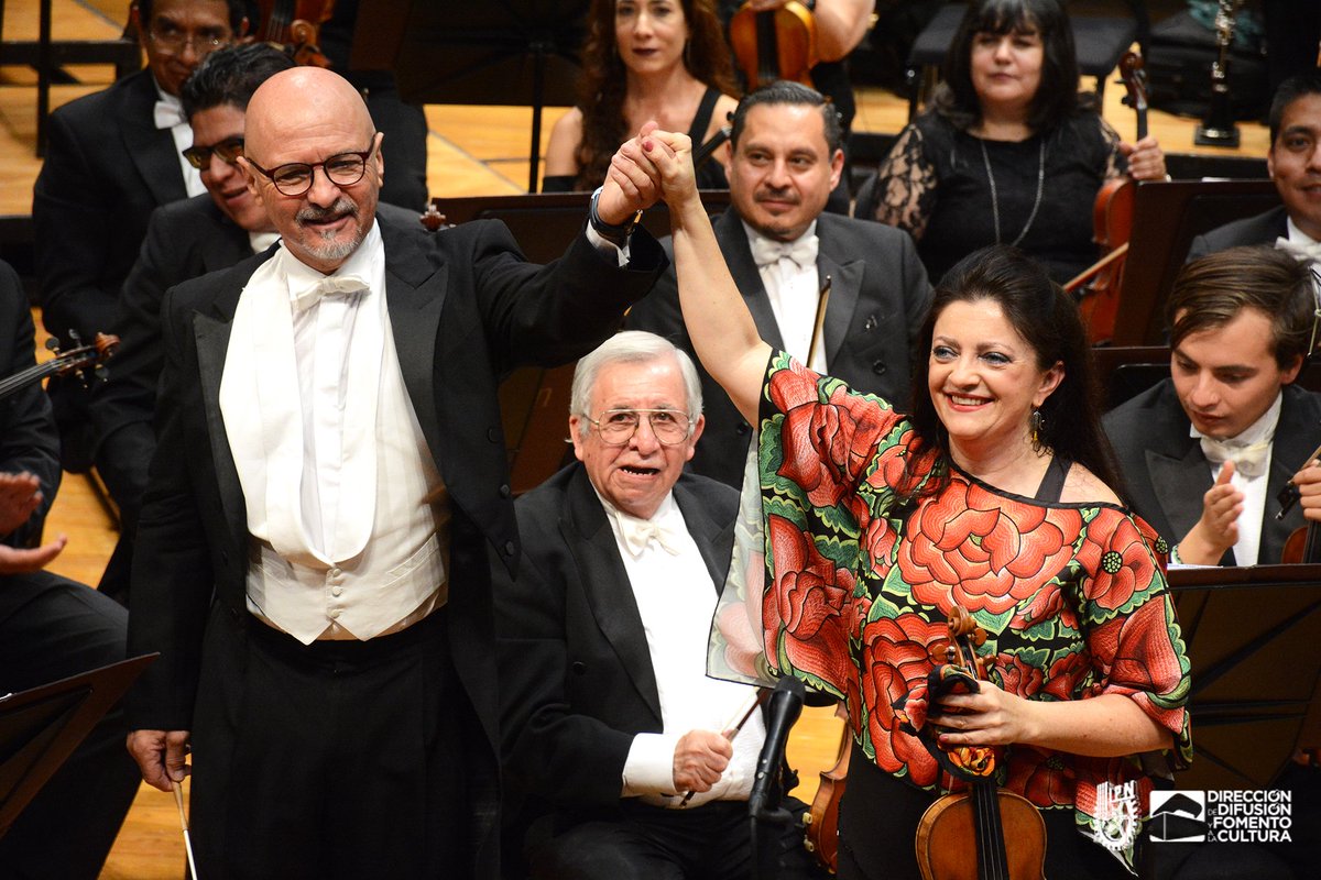 IPN_Cultura's tweet photo. #1raTempOSIPN2019 CONCIERTO 4 de la #OSIPN. #ErikaDOBOSIEWICZ extraordinaria solista en una admirable obra: Concierto para violín y orquesta en Re mayor de #BEETHOVEN. #EnriqueBARRIOS, dir.

Álbum de fotos ➡️ https://t.co/aEYTEKFpsd 

📷 | Edgar Mendoza.

#ElPoliTambiénEsCultura. https://t.co/Je24JSeako
