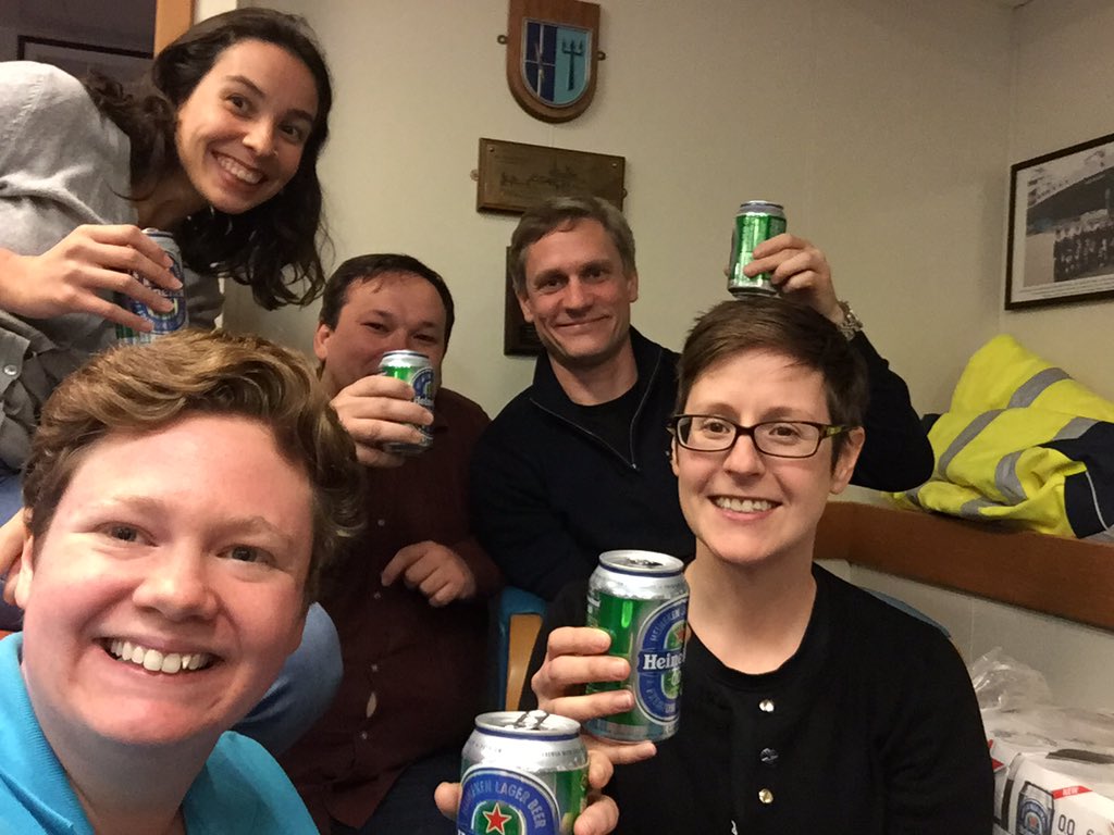 SymbioticUandMe's tweet photo. First prize for the pub quiz was a case of alcohol free beer #dryship great job team! @Elpipster @MaluCarvalhoFe2 https://t.co/Oo6NFgIxZ0
