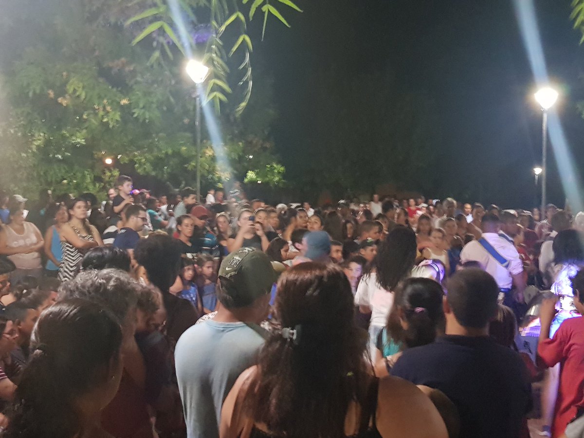 155Favio's tweet photo. CARNAVAL de Noblia . Más de 700 personas emplaza central . Agradecer al intendente Botana y oficina de CARNAVAL por el apoyo @sergiobotana @cmorel93 @LaVozMelo @stecheraoficial @NestorOAraujo1 @PabloDuarte3003 @aline_muria @elprofesionaluy @Nestor51504352 @Rodri964 https://t.co/IU3qFDAJ5j