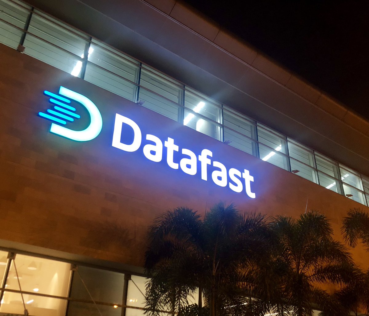 RAndradeD's tweet image. Inauguramos con mucha satisfacción las nuevas oficinas de #Datafast en Guayaquil, éste evento marca el fin de un proceso de transformación q incluye: cambio del core transaccional, migración a un datacenter y modernización de la imagen corporativa. #LoMejorEstaPorVenir