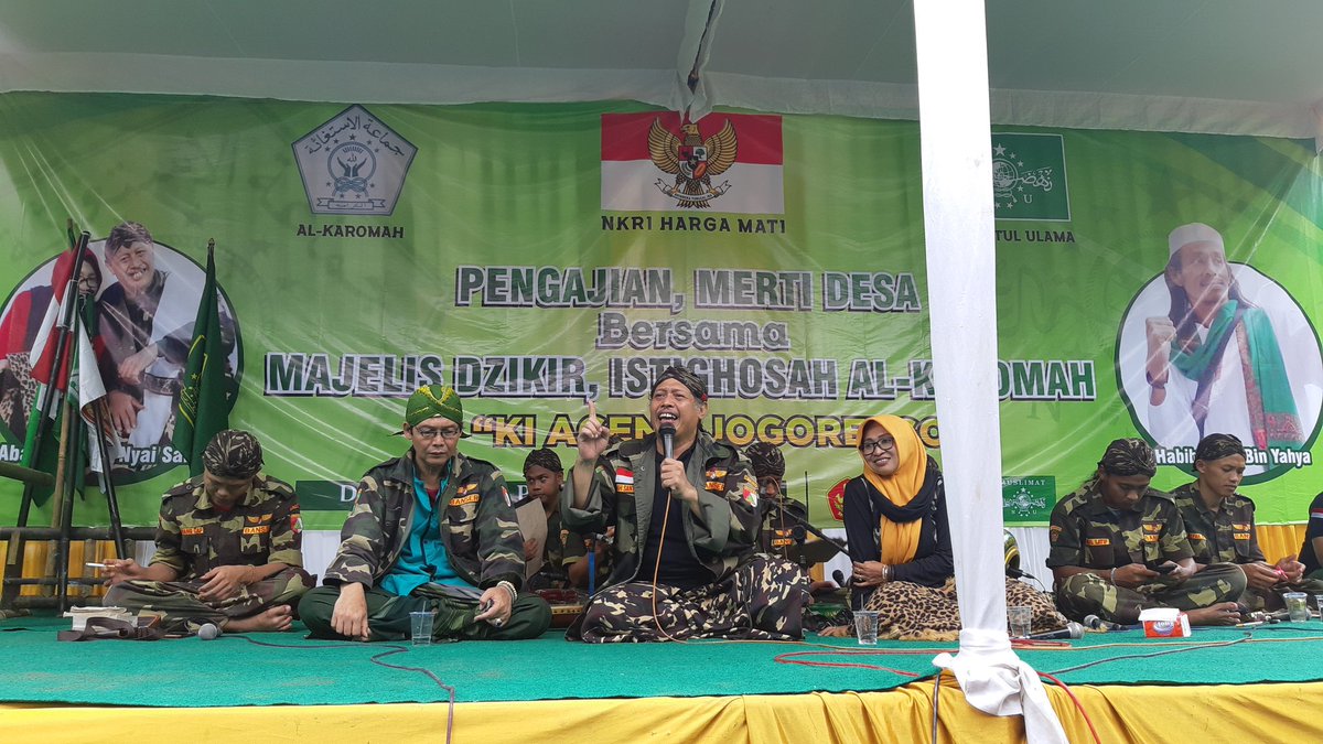 Jaga Persatuan dan Kesatuan Bangsa...menuju NKRI yg aman rukun damai sejahtera. Hindari perpecahan - saling memfitnah -  saling membenci - saling menghujat...kita itu saudara Satu Bangsa - Satu Bahasa - Satu Negara. 
#ILoveNKRI