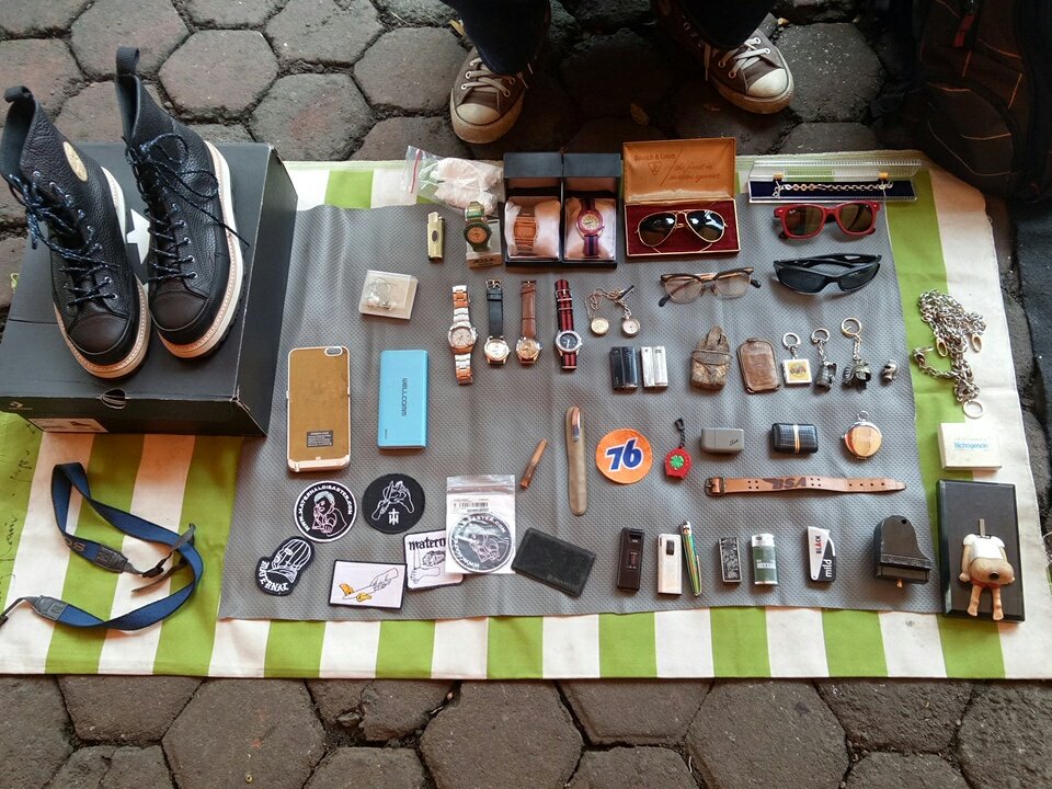treeinside's tweet photo. #wisatalapak #tjampolay16
#barangsecond #unik #asik
#korek #sepatu #jam #jaket #sweater #infobdg https://t.co/x5SfUnXlys