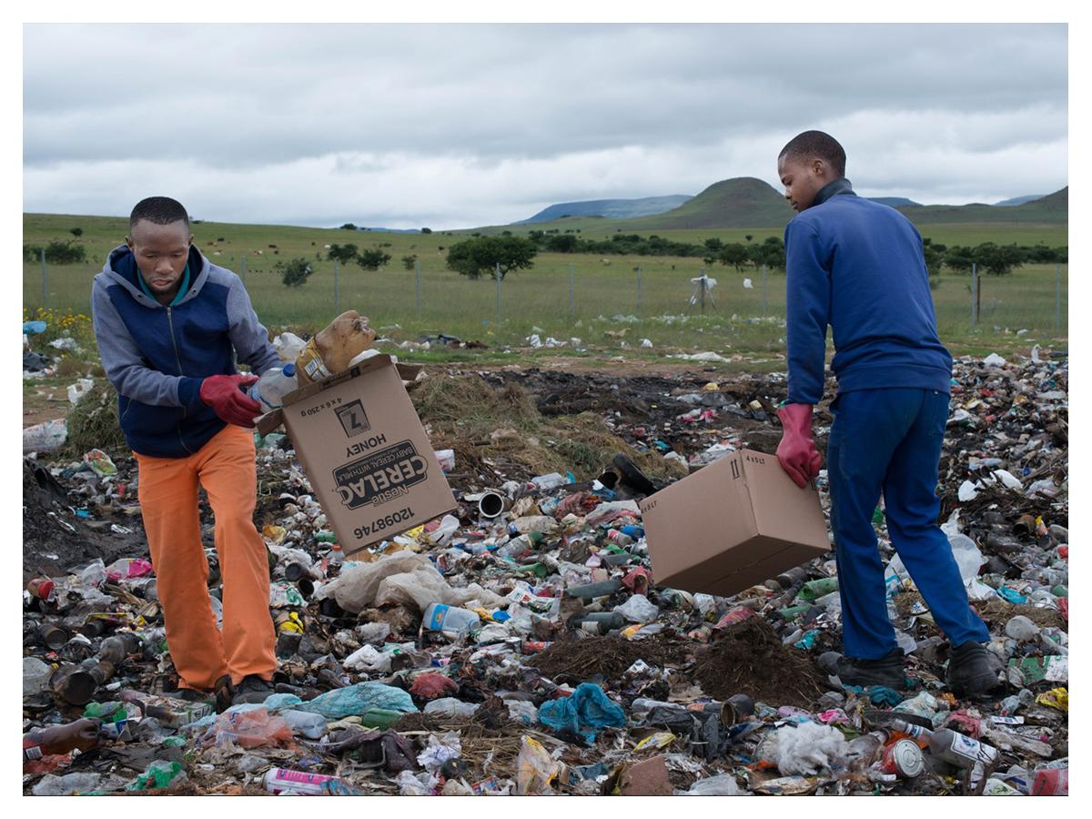 Petco_Official's tweet photo. PETCO pledges to sponsor informal reclaimers with trolleys, balers, equipment and national training amounting to R3.8 million. PETCO wishes to elevate these collectors and make SA tidier in the process. @GovernmentZA @GCISMedia@environmentza #GoodGreenDeeds #PETCOPledge https://t.co/EoJ0jlgyx5