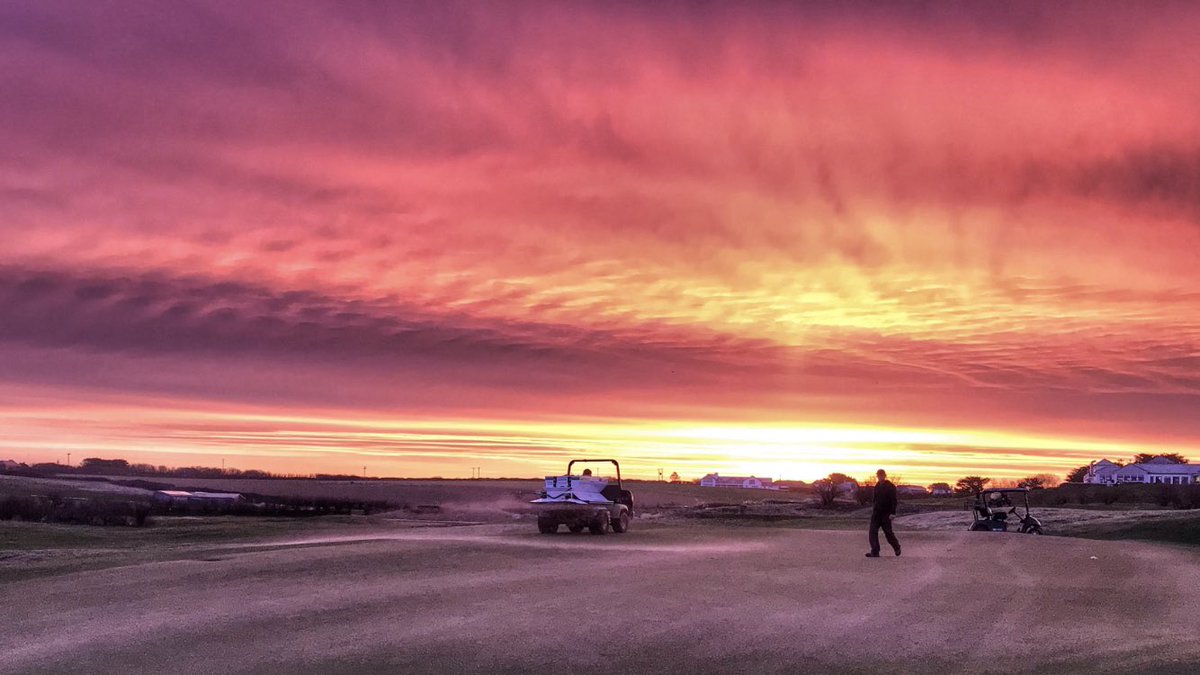 ivers1983's tweet photo. Getting some sand out this morning @TrevoseGC #shepardswarning https://t.co/9lNQPDkgrq