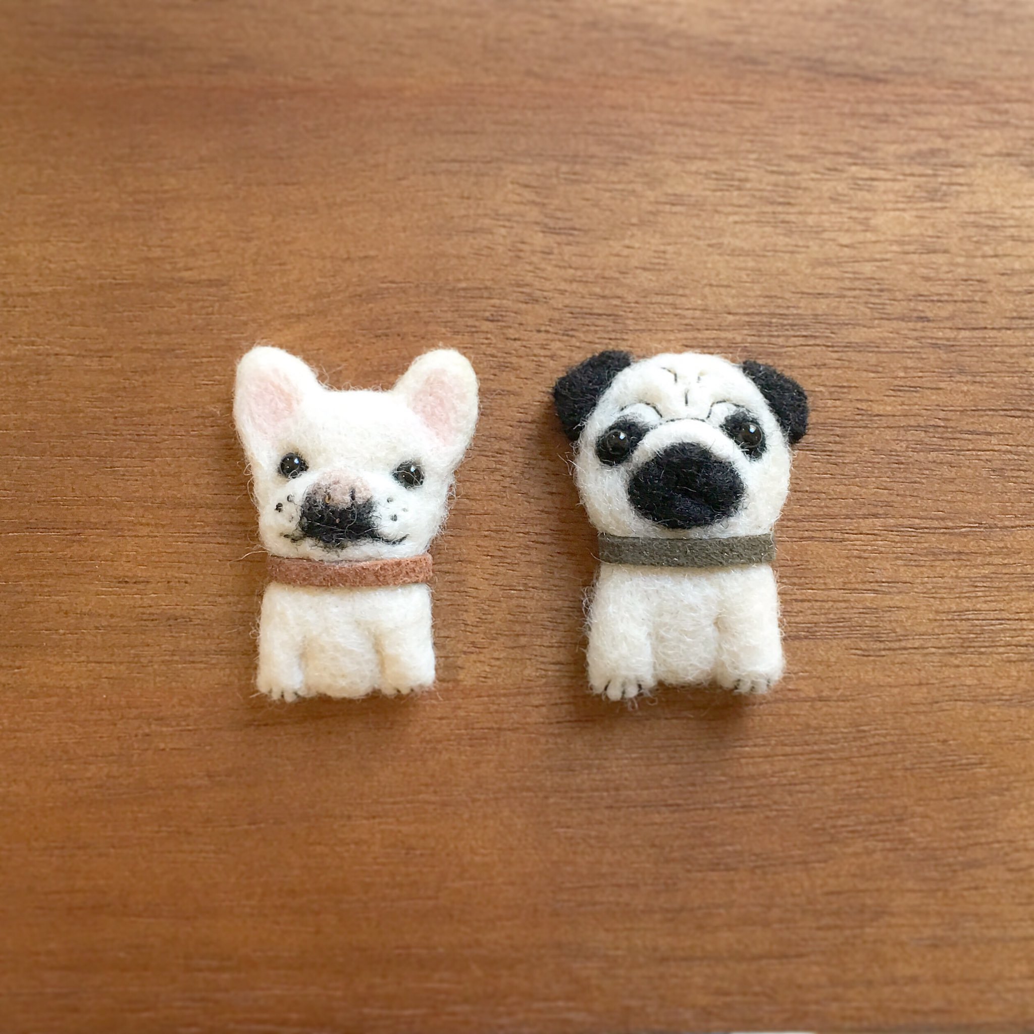 Chippoke ようこ Auf Twitter 羊毛フェルト 犬ブローチ フレンチブルドッグ パグ たて約4cm 初めて作ったのですごく難しかった 口元は刺繍してるんだけど 写真だと見えないですね 犬グッズ 犬雑貨 犬ブローチ 犬アクセサリー 羊毛 羊毛フェルト作品