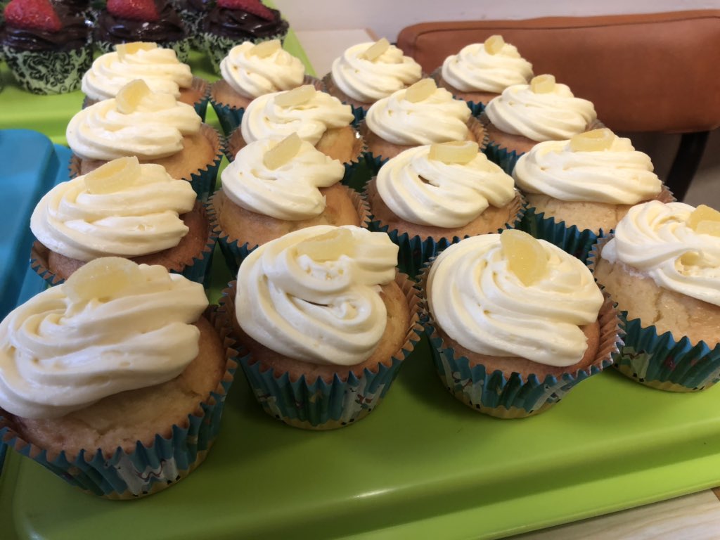SalfordEndosco1's tweet photo. 🍰Cakes made by Suzanne for sale today in Endoscopy 😋

🍰Our Nurse Jackie is swimming the English Channel in relay 🏊🏻‍♀️

🍰 This is to raise money for @AspireCharity

#spinalcordinjury @JustGiving @SalfordRoyalNHS @NCAlliance_NHS 

 https://t.co/FsRNvpxslo https://t.co/UplZqVoEIm