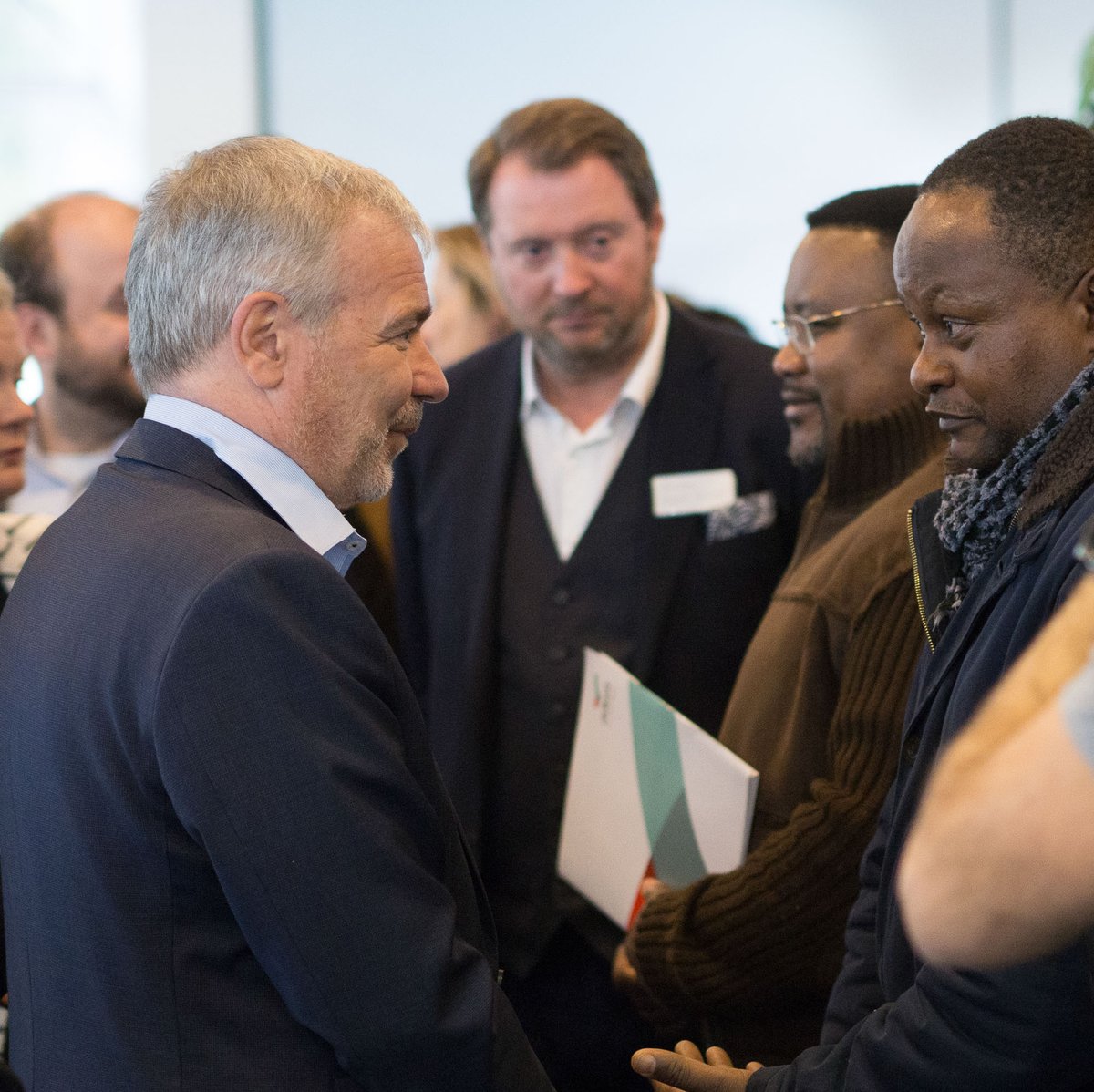 ADEM (@adem_luxembourg) on Twitter photo Plus de 1.400 visiteurs pour la journée de recrutement organisé par l'ADEM et @EURES Luxembourg pour 35 enseignes du centre commercial Cloche d'or. adem.public.lu/fr/actualites/…
<a href="/dan_kersch/">Dan Kersch</a> <a href="/peulau/">Laurent Peusch</a> <a href="/isaschlesser/">Isabelle Schlesser</a> <a href="/GuyPuetz/">Guy Puetz</a> Plus de 1.400 visiteurs pour la journée de recrutement organisé par l'ADEM et @EURES Luxembourg pour 35 enseignes du centre commercial Cloche d'or. adem.public.lu/fr/actualites/…
<a href="/dan_kersch/">Dan Kersch</a> <a href="/peulau/">Laurent Peusch</a> <a href="/isaschlesser/">Isabelle Schlesser</a> <a href="/GuyPuetz/">Guy Puetz</a>