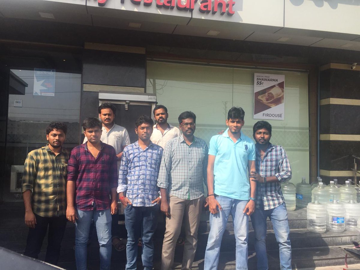 smartherteam's tweet image. Team Lunch - Client Treat #smarther #mobileapp #appdev #appdesign