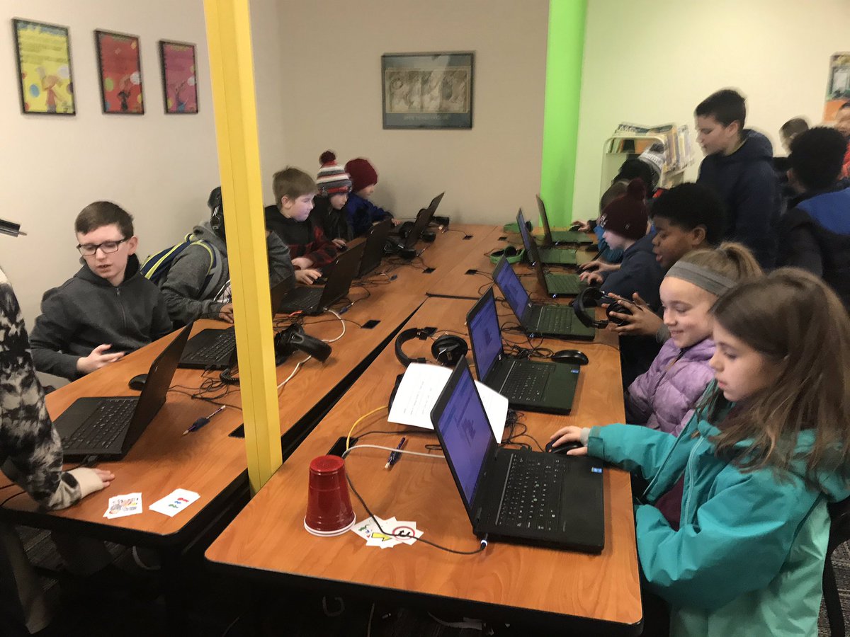 kathsan's tweet image. Amazing turnout this morning for our drop in coding session with @Killamnews students! @STEMReading #codeorg #dashdot