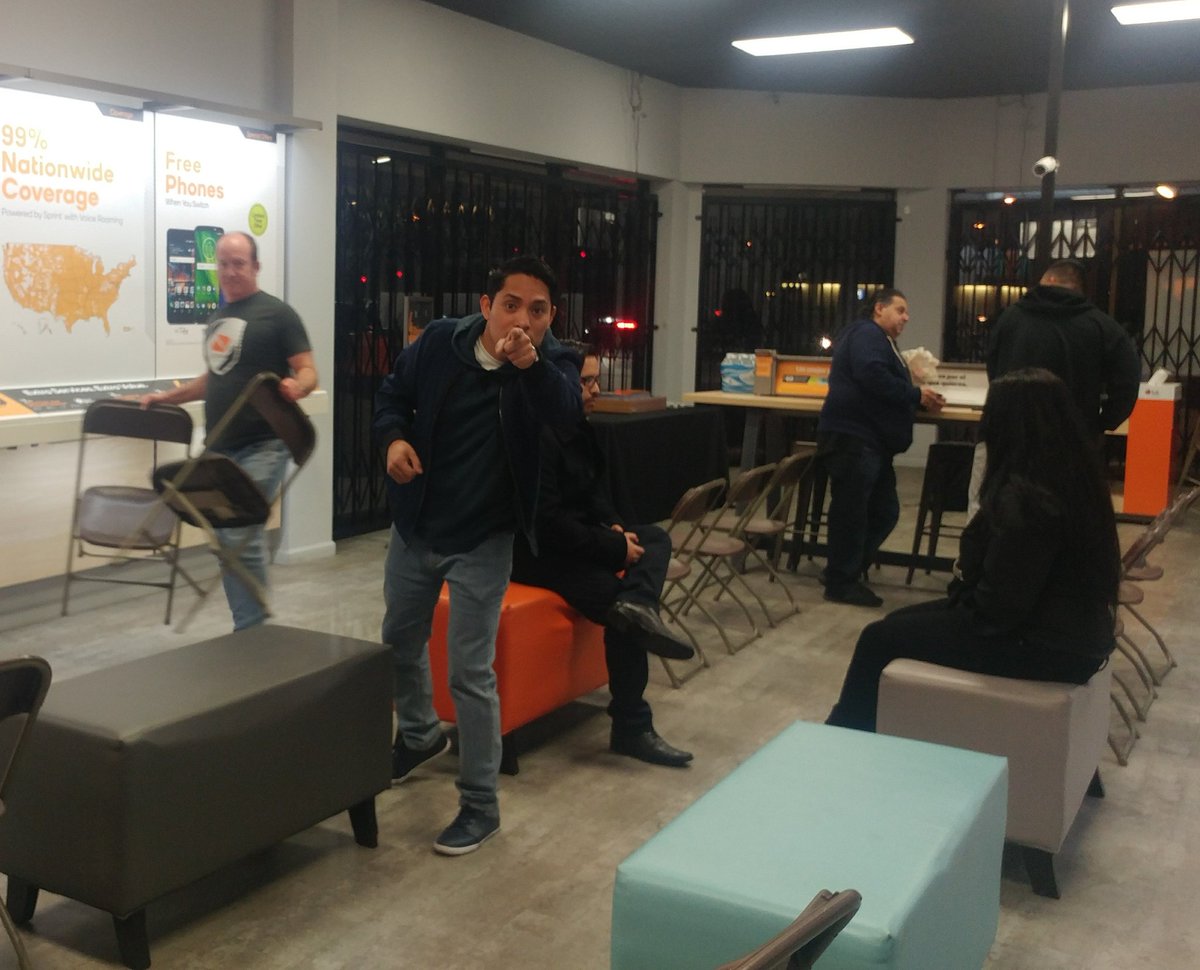 Late night training on Boost Shield with Cellular Ave &amp;  Empire. #theVIPboost <a href="/VIPwireless/">VIP Wireless</a> @noreen_vip