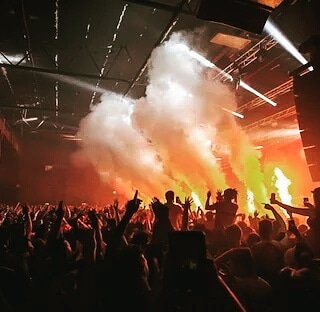FlashFmCl's tweet photo. @FlashFmCl #MastermixLive2019 by @DaniloPerkelman Live At #StudioMix2019 📷 #studio338London #nicespot #NowPlaying  #melodichouse #melodictechno #techno ListenHere 
OnLineRadioBox: https://t.co/hcF7BWGIsd
Radioes: https://t.co/B1j9fnTTwb
Tunein: https://t.co/ToWQlgny5I https://t.co/vVIAl2STYM