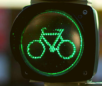 ‘Binnen twee jaar opnieuw aangereden. Ik koos weer voor Letselschaderegeling Westland’
Ellen  komt ongelukkig ten val en verbrijzelt daarbij haar schouder.Lees het verhaal van Ellen > bit.ly/2NweeH7

#letselschade #personenschade #ikclaimletselschade