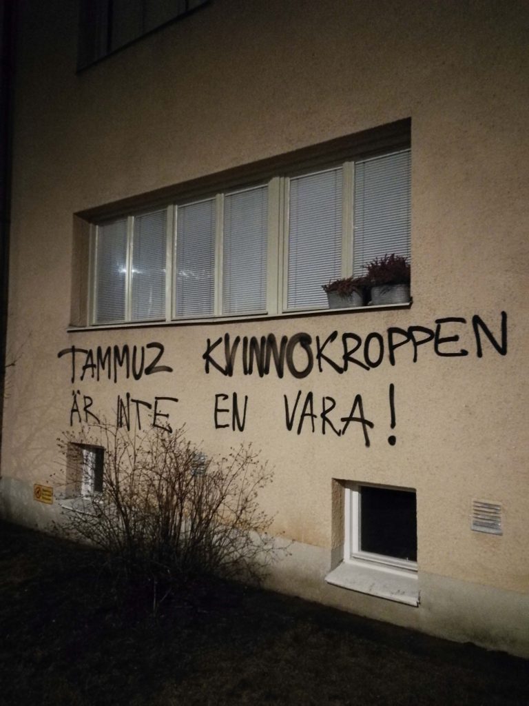 afasthlm's tweet photo. Aktion mot surrogatföretaget Tammuz Nordics lokaler och VD.

https://t.co/DBdIdc4EqQ

#InternationalWomensDay #internationellakvinnodagen #antifa #svpol https://t.co/hwwxlM9RtP