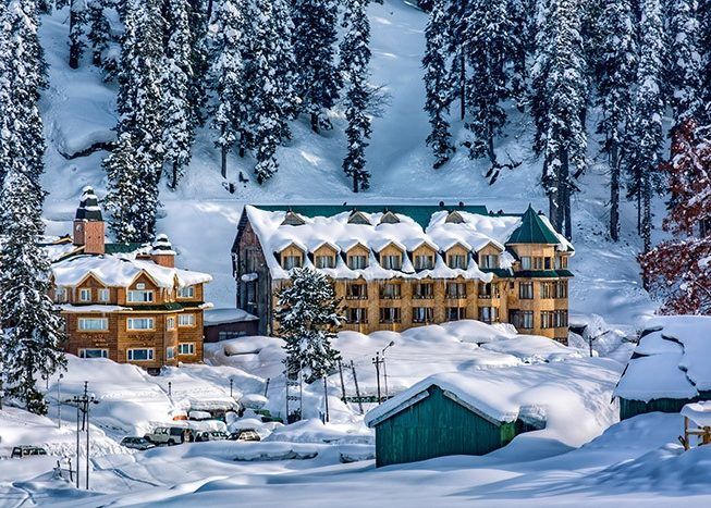 commute_world's tweet photo. #Jammu is not only home to #VaishnoDevi #temple, one of the largest pilgrimage sites in #India, but it is a place that will not let you out of the maze of its breathtaking views.
https://t.co/fcJouODGFG https://t.co/Vkl0mHHCss