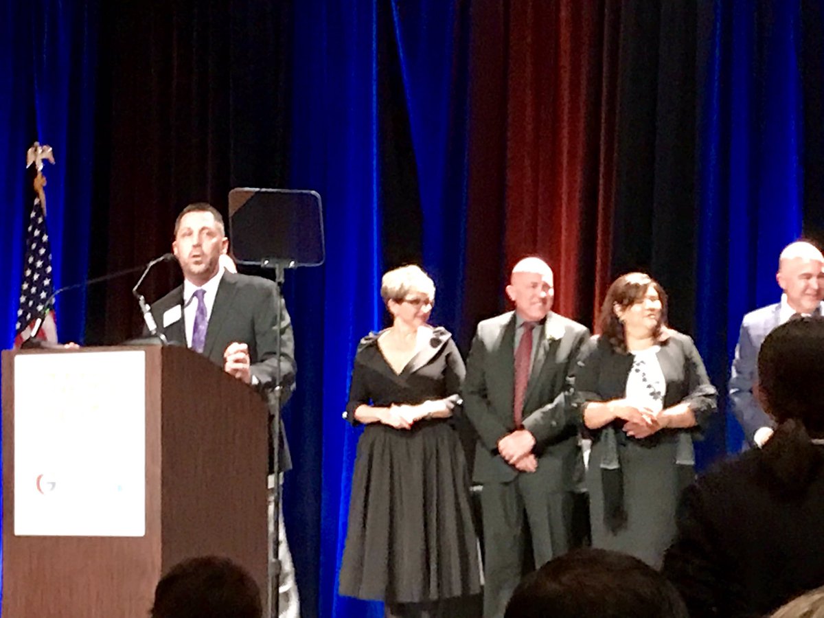 Very proud to attend State of the City this evening and hear <a href="/MayorWeiers/">Mayor Jerry Weiers</a> speak of the awesome things happening within <a href="/GlendaleAZ/">City of Glendale, AZ</a> and <a href="/GlendaleChamber/">Glendale Chamber of Commerce</a> 
So proud to lead an @PESD92 school within this incredible city.