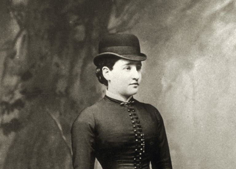 Thread. Medical Hysteria and #InternationalWomensDay In 1882, Anna O is considered 'patient zero' for the diagnosis of 'Hysteria' #Hysteria was originally a diagnosis only given to women Anna O fell ill in 1880 after her father died, possibly of Tuberculosis